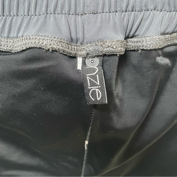 Onzie biker shorts with lining, charcoal gray, size M/L - Picture 3 of 7